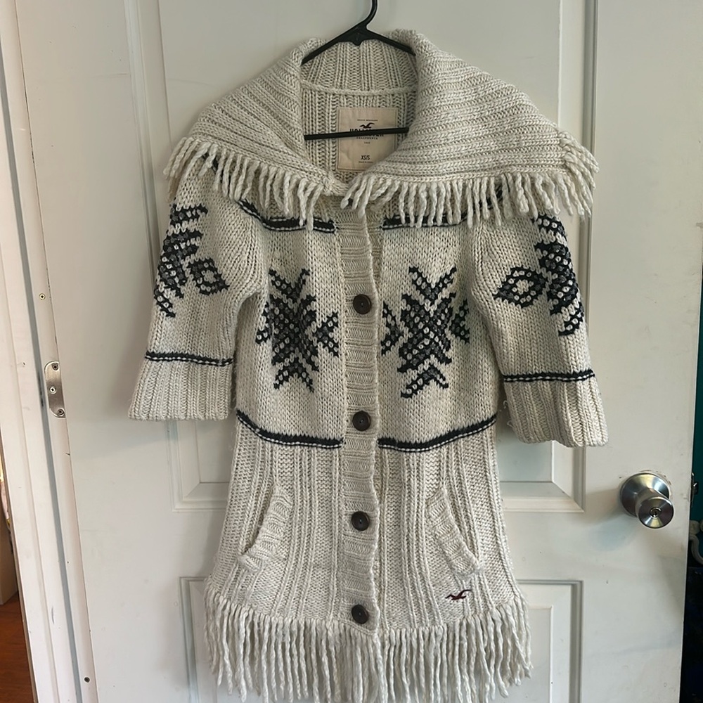 Hollister oversized fringed cardigan XS/S oversized to large easy Worn once